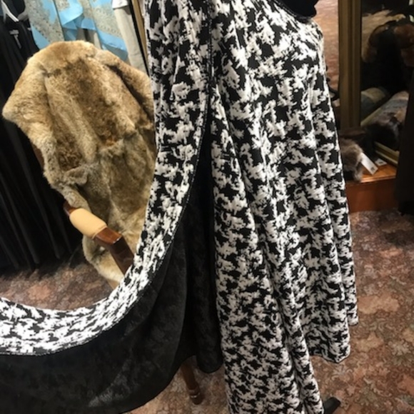 Cape - Picture 2 of 4